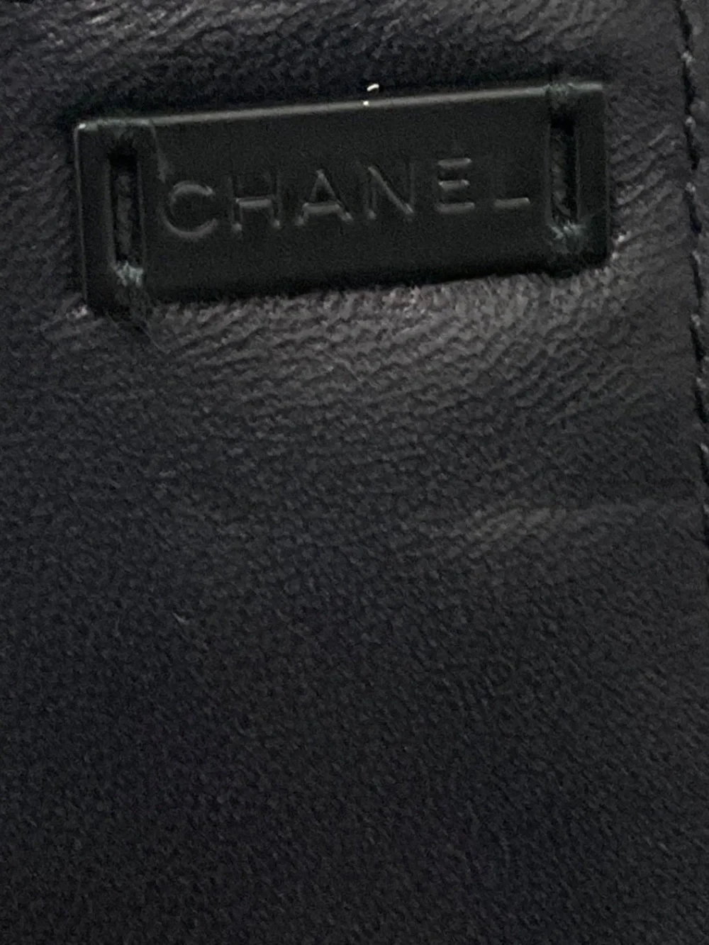 CHANEL VINTAGE 2001 DARK NAVY BLUE SILK LINED LAMBSKIN LEATHER SKIRT WITH LOGO P